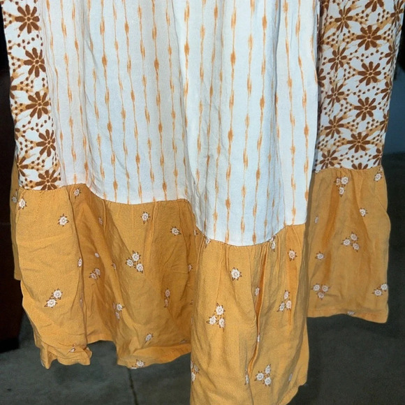 Aeropostale Size Medium Tie Back Milk Maid Style Dress Dark Yellow / Cream Tan - Picture 5 of 10